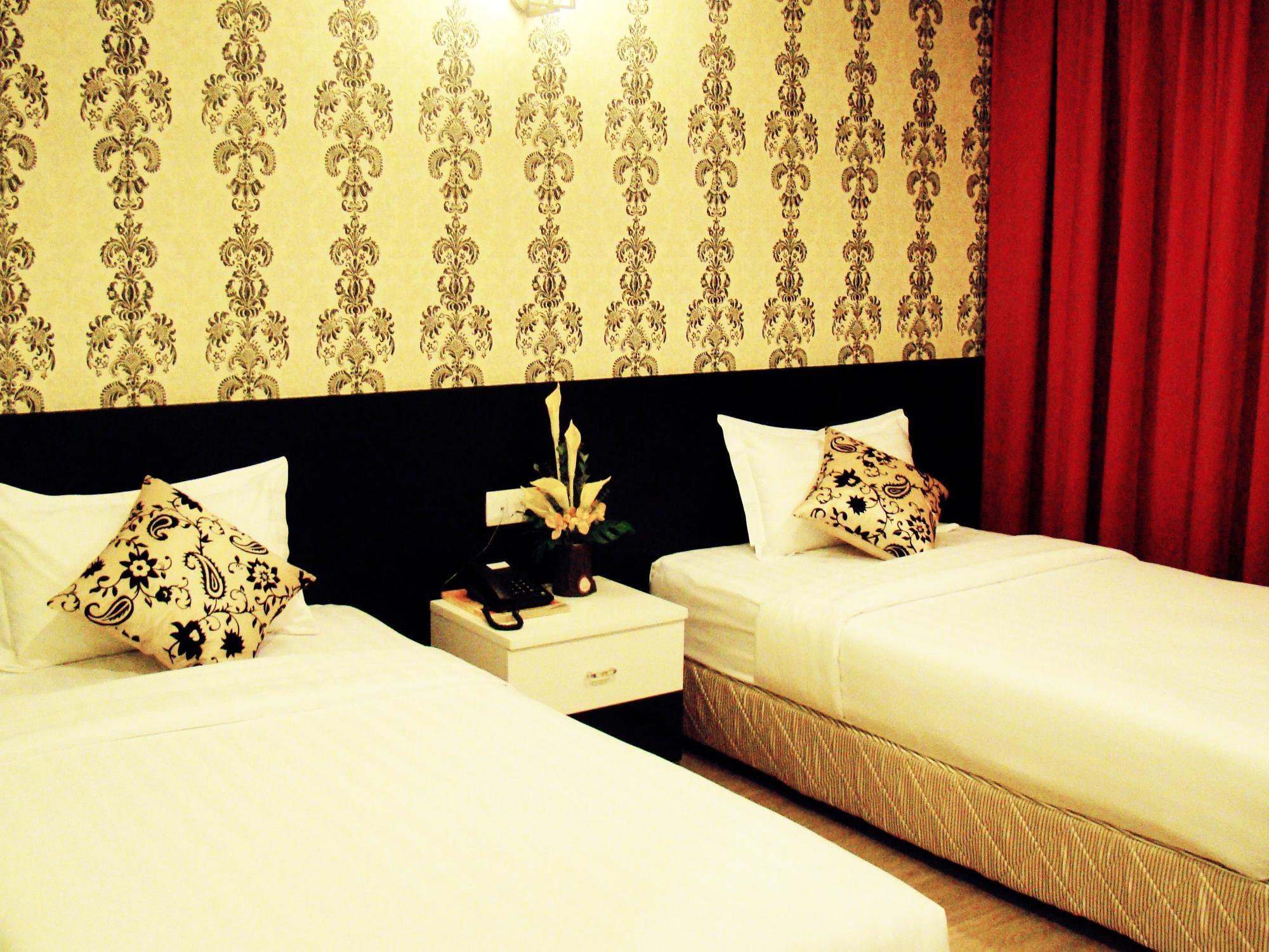 Adel Hotel Putatan 外观 照片