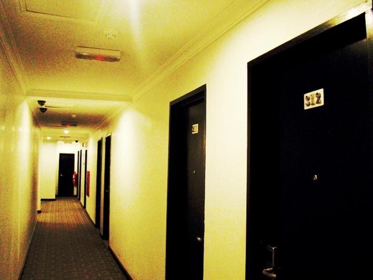 Adel Hotel Putatan 外观 照片