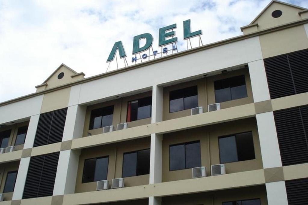 Adel Hotel Putatan 外观 照片