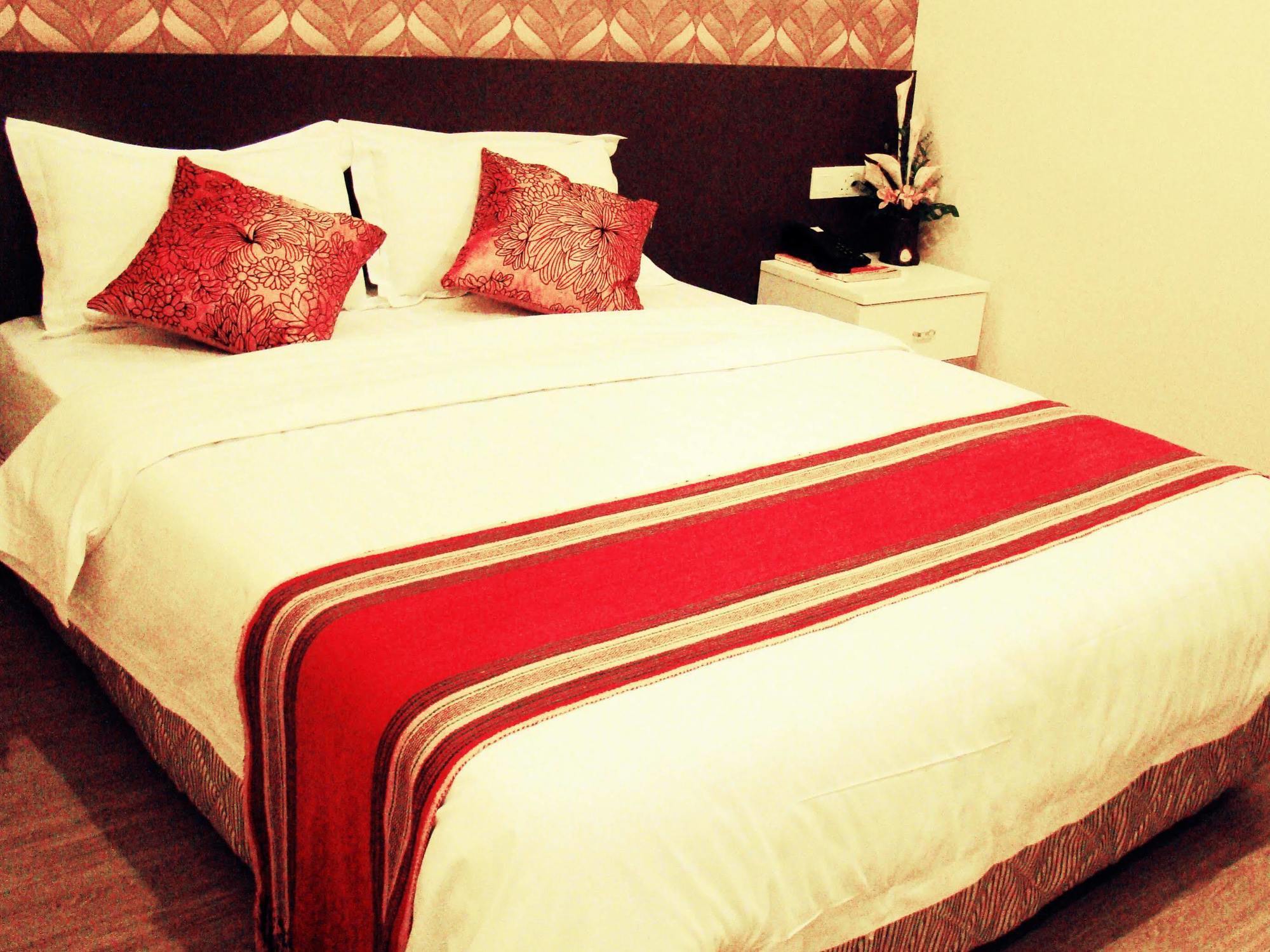 Adel Hotel Putatan 外观 照片